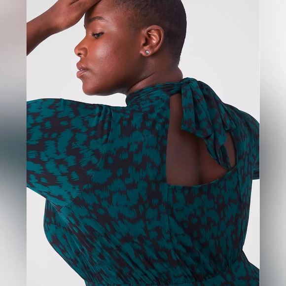 Lane Bryant Tie-Neck Open Back Midi Dress in Green and Black Print Size 18/20 - Picture 3 of 9